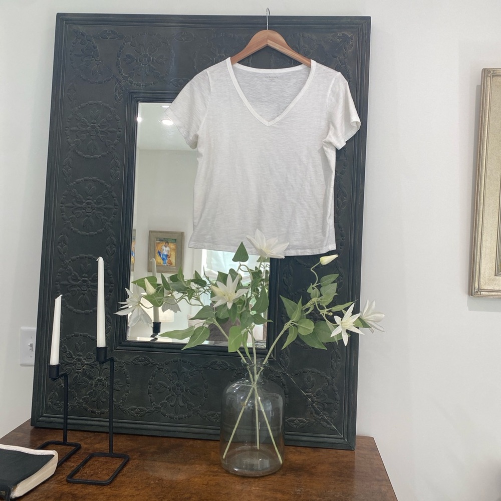 Old Navy White Short Sleeve V-Neck Tee